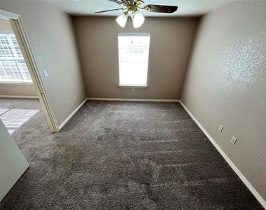 219 Bryan Street - Photo Thumbnail 10