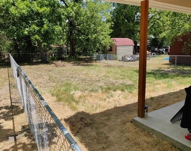 1014 Pine Street - Photo Thumbnail 10