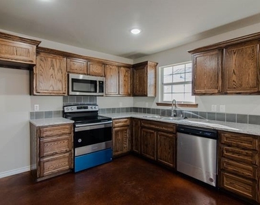 1014 Pine Street - Photo Thumbnail 1