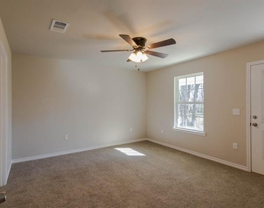 1014 Pine Street - Photo Thumbnail 4