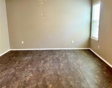 7005 Welshman Drive - Photo Thumbnail 8