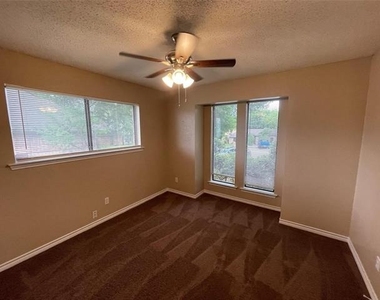 407 Hillcroft Circle - Photo Thumbnail 10