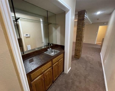 407 Hillcroft Circle - Photo Thumbnail 7