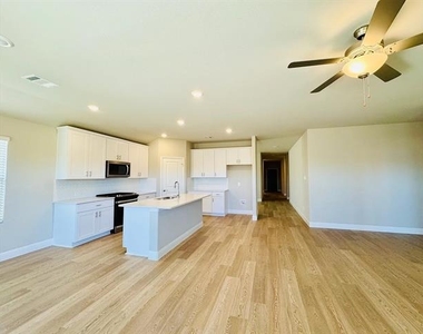 1093 Eagle Run Lane - Photo Thumbnail 9