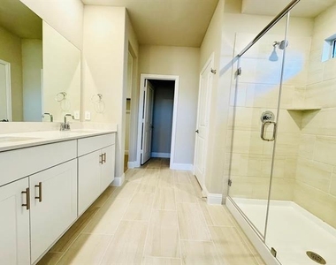 1093 Eagle Run Lane - Photo Thumbnail 7