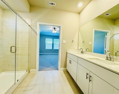 1093 Eagle Run Lane - Photo Thumbnail 13