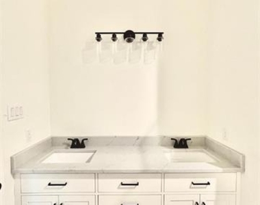 104 Magnolia Street - Photo Thumbnail 4