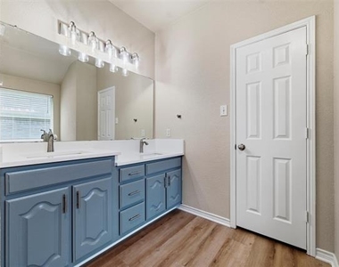 1720 Avonlea Drive - Photo Thumbnail 24