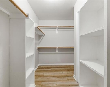 1720 Avonlea Drive - Photo Thumbnail 28