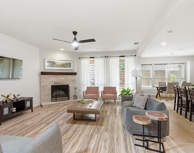 10537 Matador Drive - Photo Thumbnail 5
