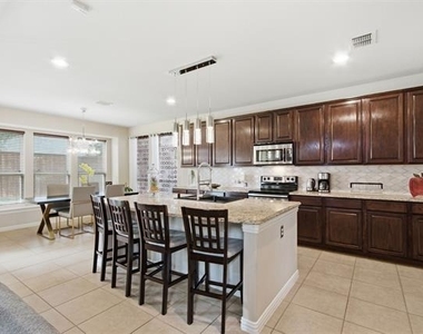 10537 Matador Drive - Photo Thumbnail 12