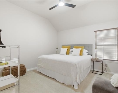 10537 Matador Drive - Photo Thumbnail 35
