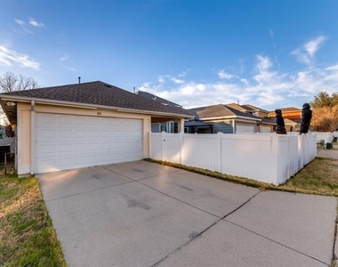 1636 Spanish Moss Way - Photo Thumbnail 24