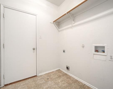 3121 Grant Street - Photo Thumbnail 21