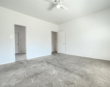 3121 Grant Street - Photo Thumbnail 17