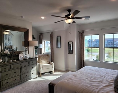1001 Boyd Lane - Photo Thumbnail 35