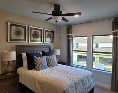 1001 Boyd Lane - Photo Thumbnail 18