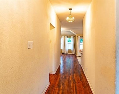 1906 Castaway Drive - Photo Thumbnail 3