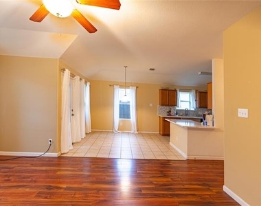 1906 Castaway Drive - Photo Thumbnail 11