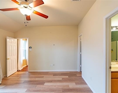 1906 Castaway Drive - Photo Thumbnail 21