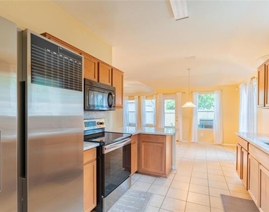 1906 Castaway Drive - Photo Thumbnail 6