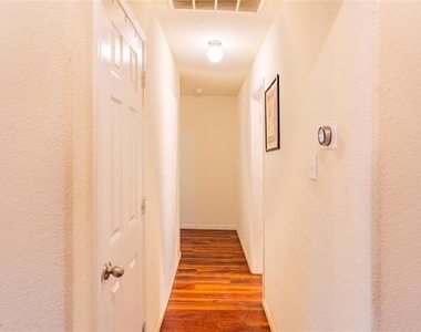 1906 Castaway Drive - Photo Thumbnail 16