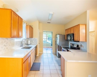 1906 Castaway Drive - Photo Thumbnail 10