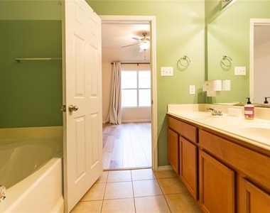 1906 Castaway Drive - Photo Thumbnail 23