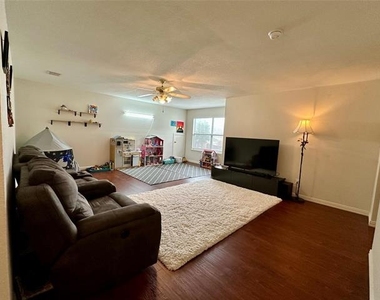 3633 Dripping Springs Drive - Photo Thumbnail 3