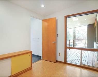 1403 Kendolph Drive - Photo Thumbnail 15