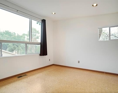 1403 Kendolph Drive - Photo Thumbnail 16