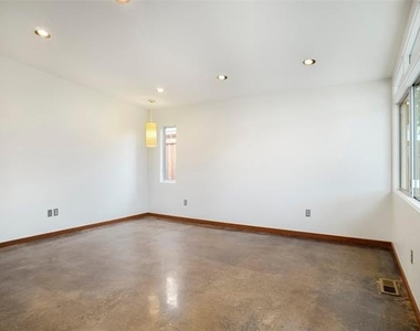 1403 Kendolph Drive - Photo Thumbnail 19