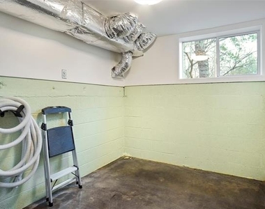 1403 Kendolph Drive - Photo Thumbnail 24