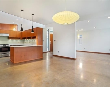 1403 Kendolph Drive - Photo Thumbnail 6