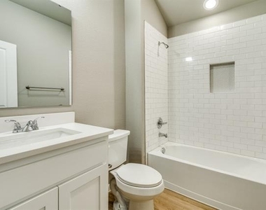 1824 Aleia Cove - Photo Thumbnail 9