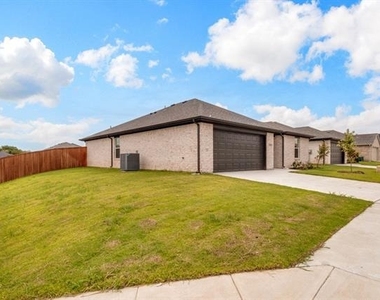 1824 Aleia Cove - Photo Thumbnail 1