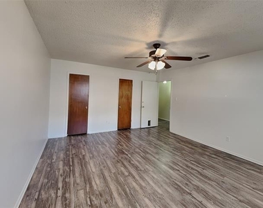 6220 Wheaton Drive - Photo Thumbnail 5