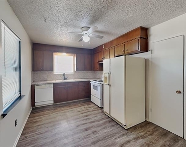 6220 Wheaton Drive - Photo Thumbnail 3