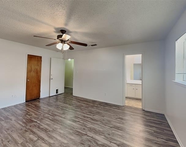 6220 Wheaton Drive - Photo Thumbnail 4