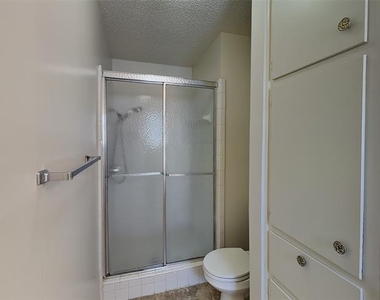 6220 Wheaton Drive - Photo Thumbnail 7