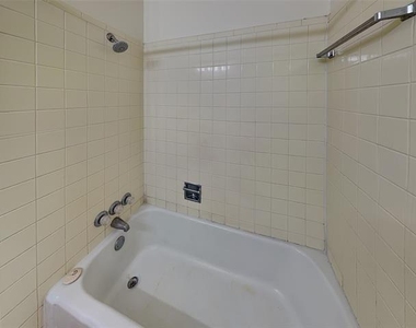 5311 Purington Avenue - Photo Thumbnail 10