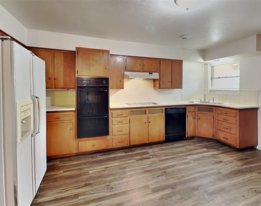 5311 Purington Avenue - Photo Thumbnail 3