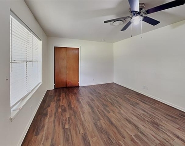 5311 Purington Avenue - Photo Thumbnail 1