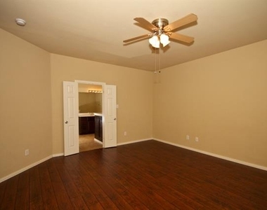 404 Hummingbird Drive - Photo Thumbnail 11