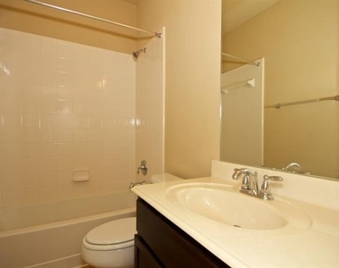404 Hummingbird Drive - Photo Thumbnail 15