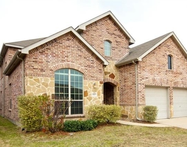 404 Hummingbird Drive - Photo Thumbnail 1