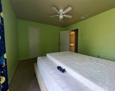 9106 Emberglow Lane - Photo Thumbnail 20