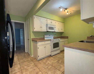 9106 Emberglow Lane - Photo Thumbnail 9