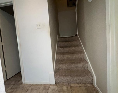 9106 Emberglow Lane - Photo Thumbnail 11