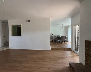 9106 Emberglow Lane - Photo Thumbnail 4